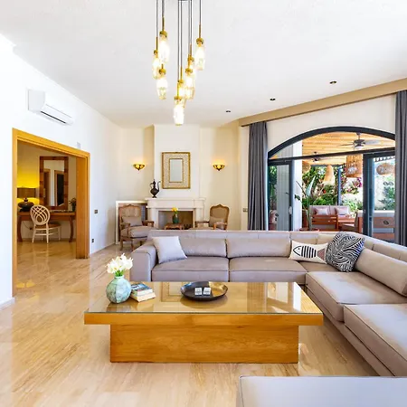 Guney Villa