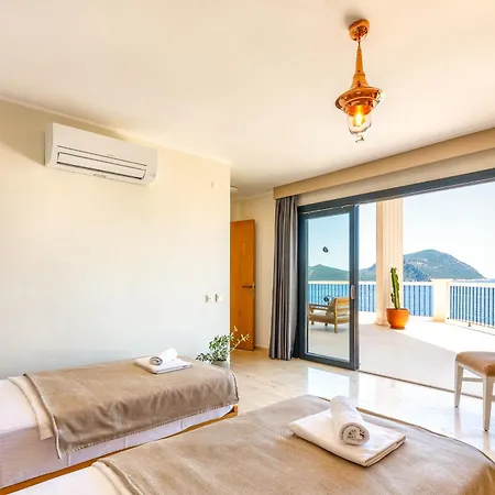Guney * Kaş