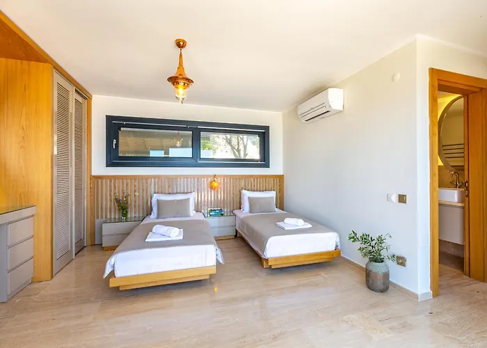 Guney Вилла Каш