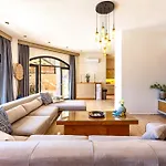 Villa Guney *