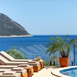 Guney Villa