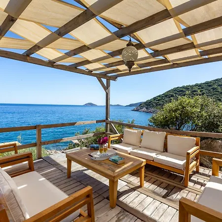 Villa Guney *